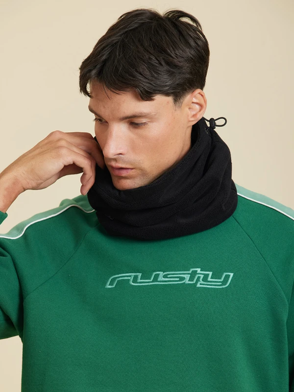 Cuello Rusty Pantai – Negro