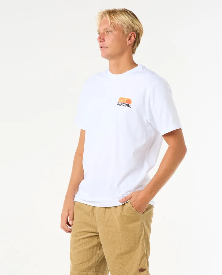 Remera Rip Curl Surf Revival Staked – Blanca