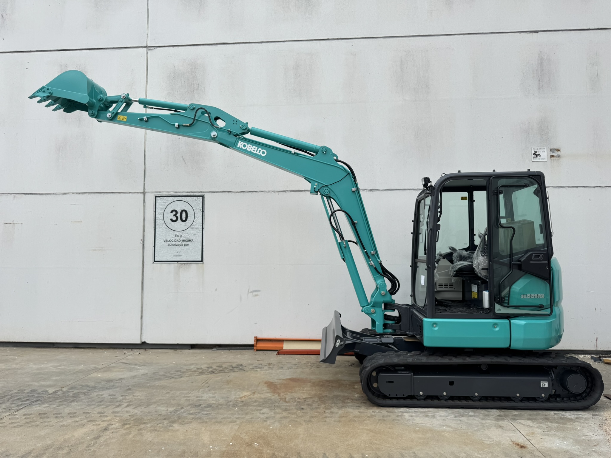 MINI EXCAVADORA KOBELCO SK55RX-6