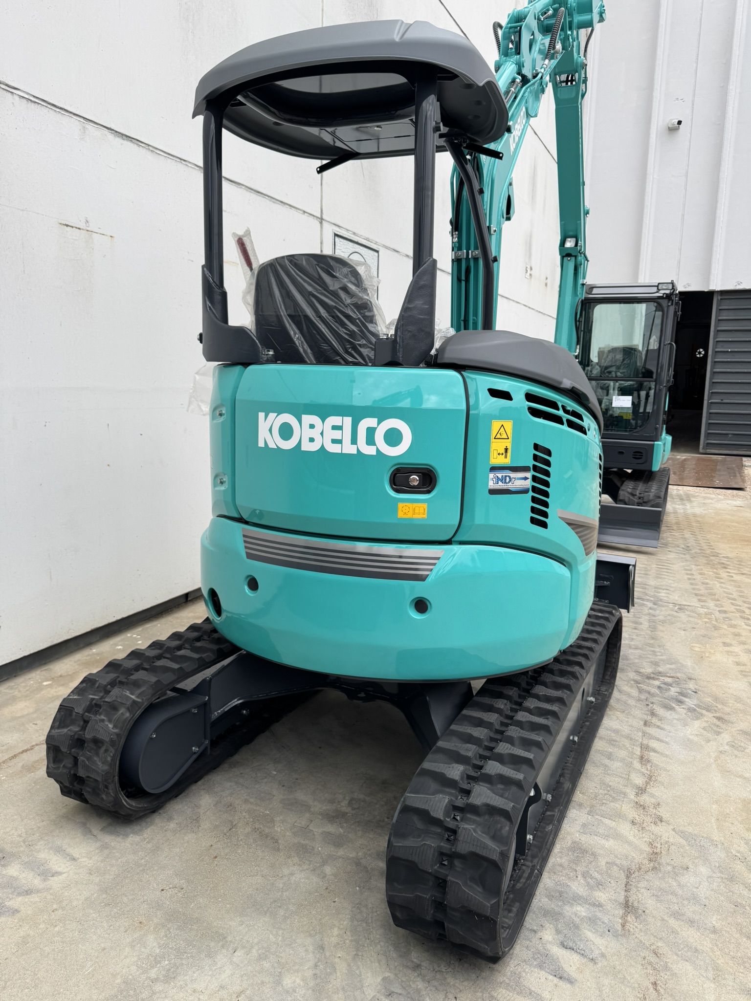 MINI EXCAVADORA KOBELCO -  2.8 Ton - MADE IN JAPAN