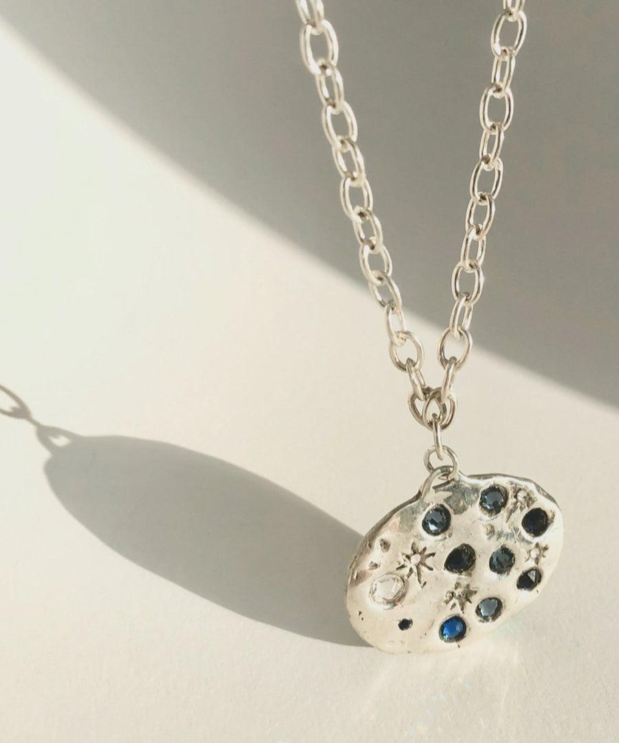 collar cielo