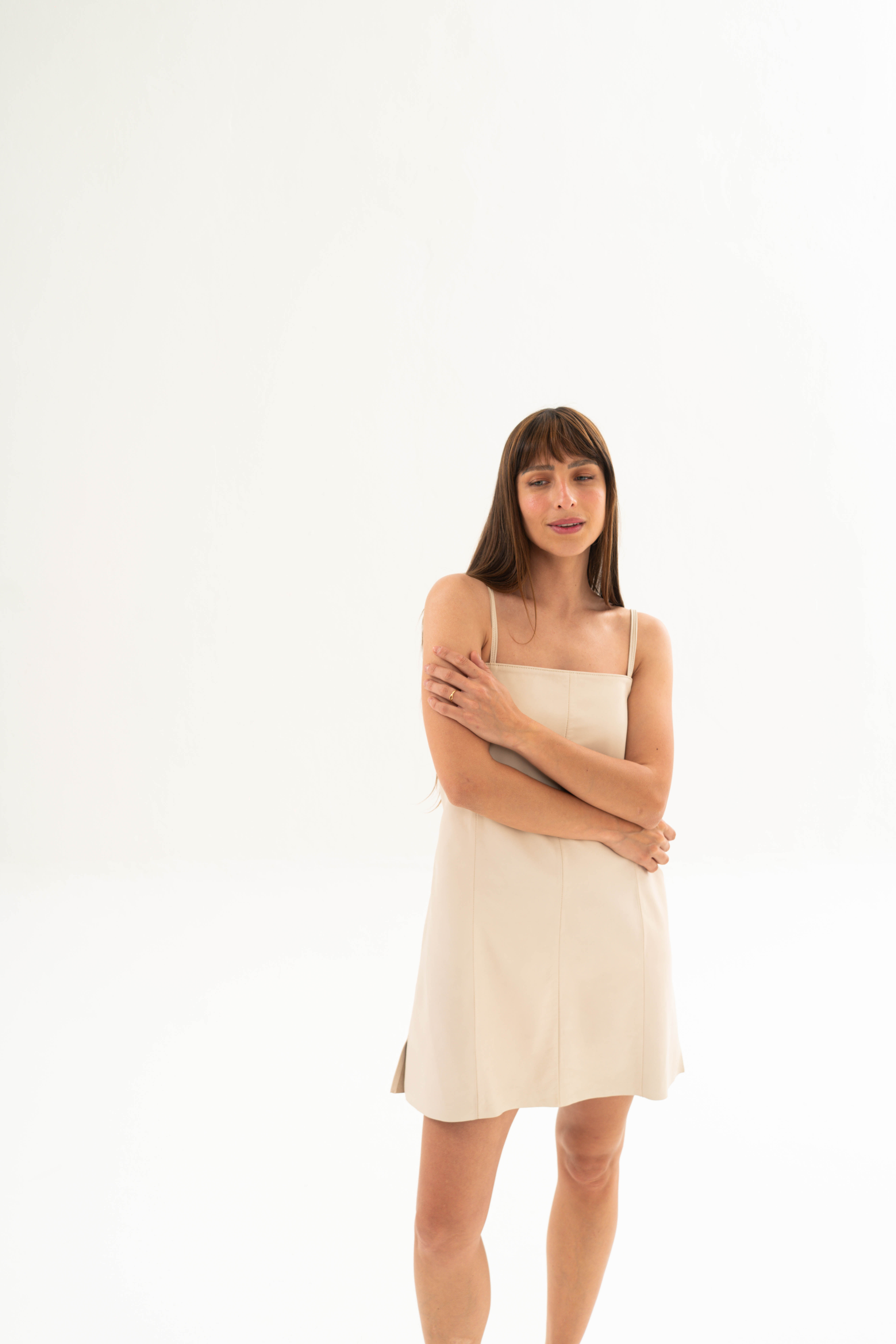 VESTIDO IRINA CUERO VACUNO ITALIANO ARENA