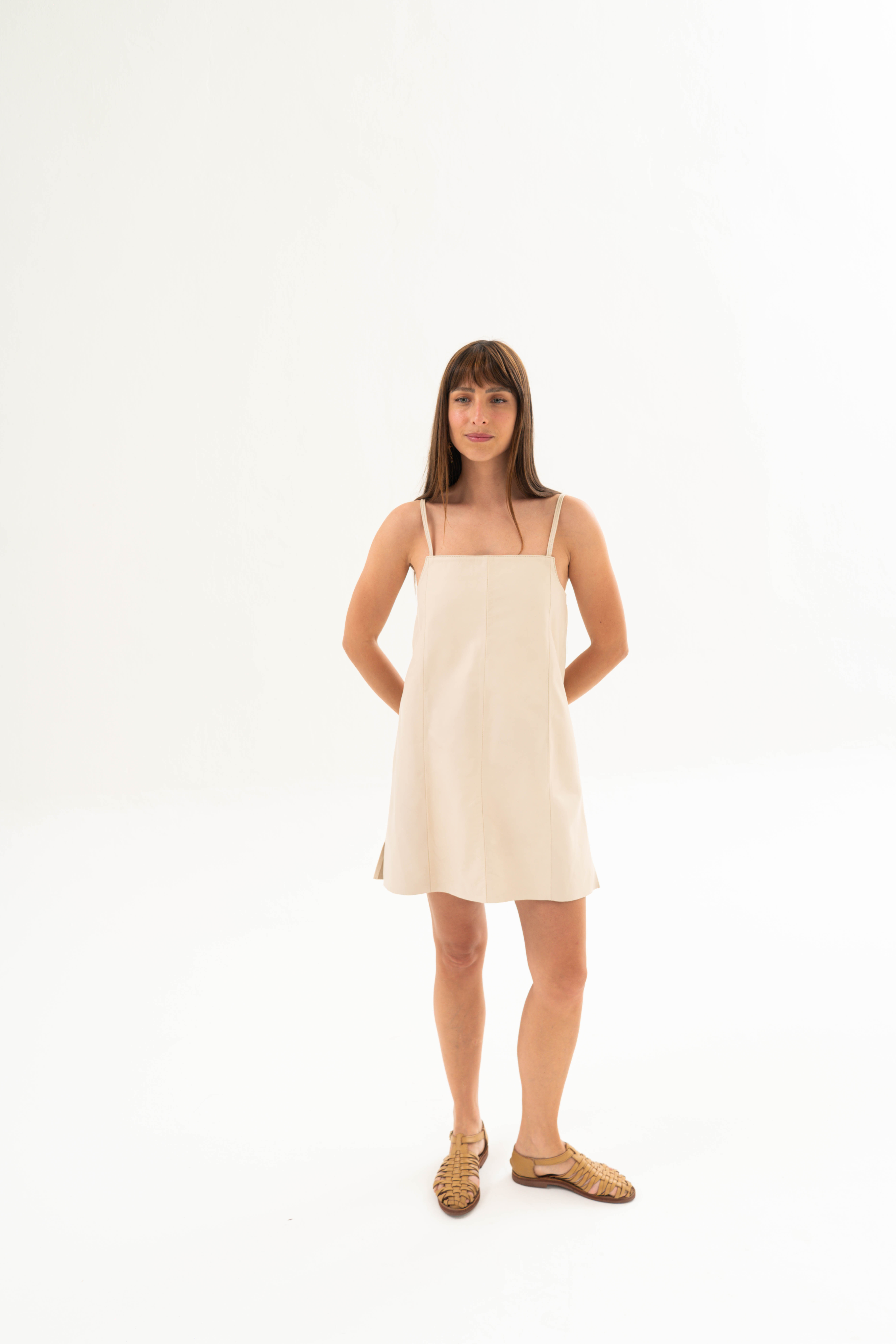 VESTIDO IRINA CUERO VACUNO ITALIANO ARENA
