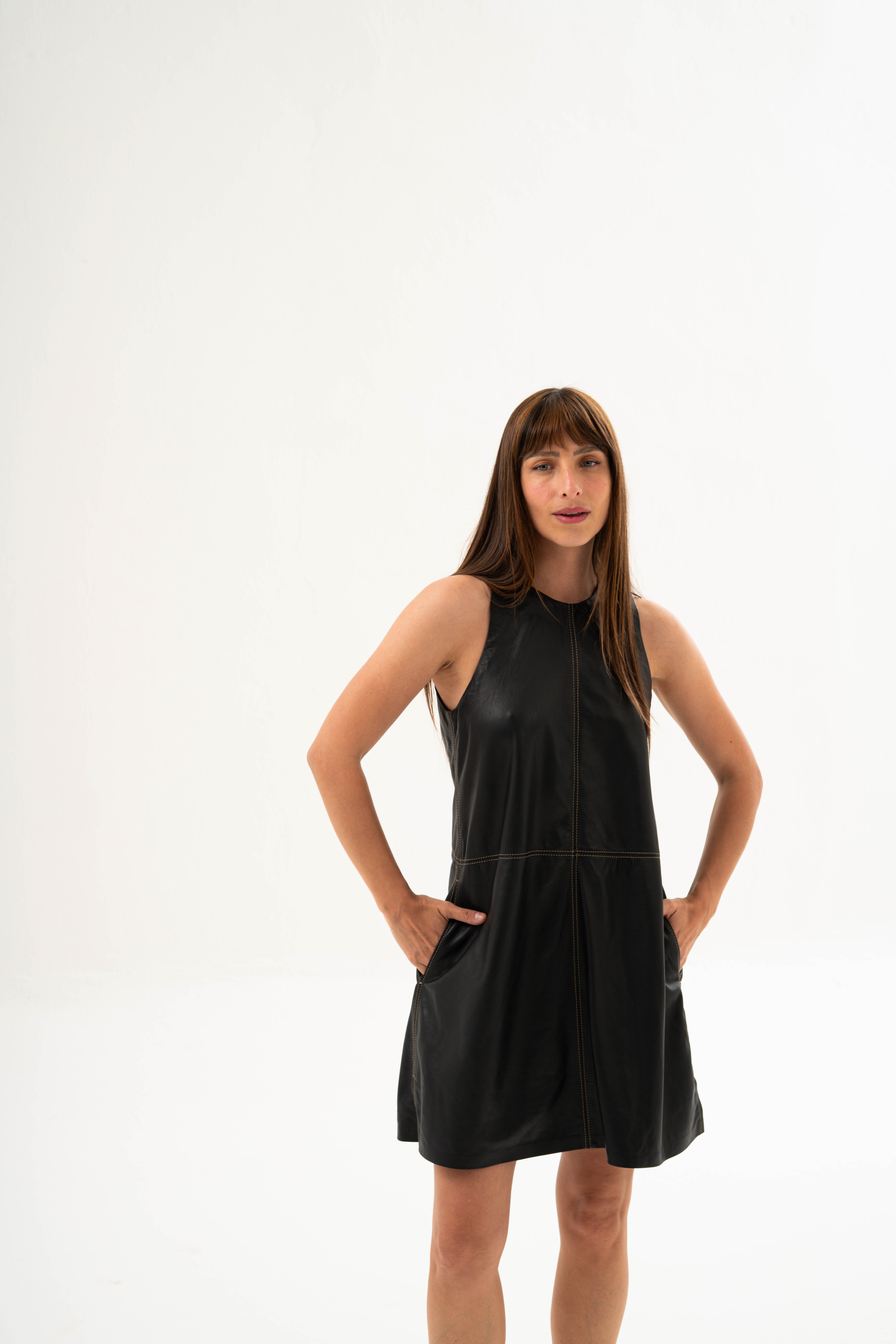 VESTIDO LIBRE CUERO NEGRO