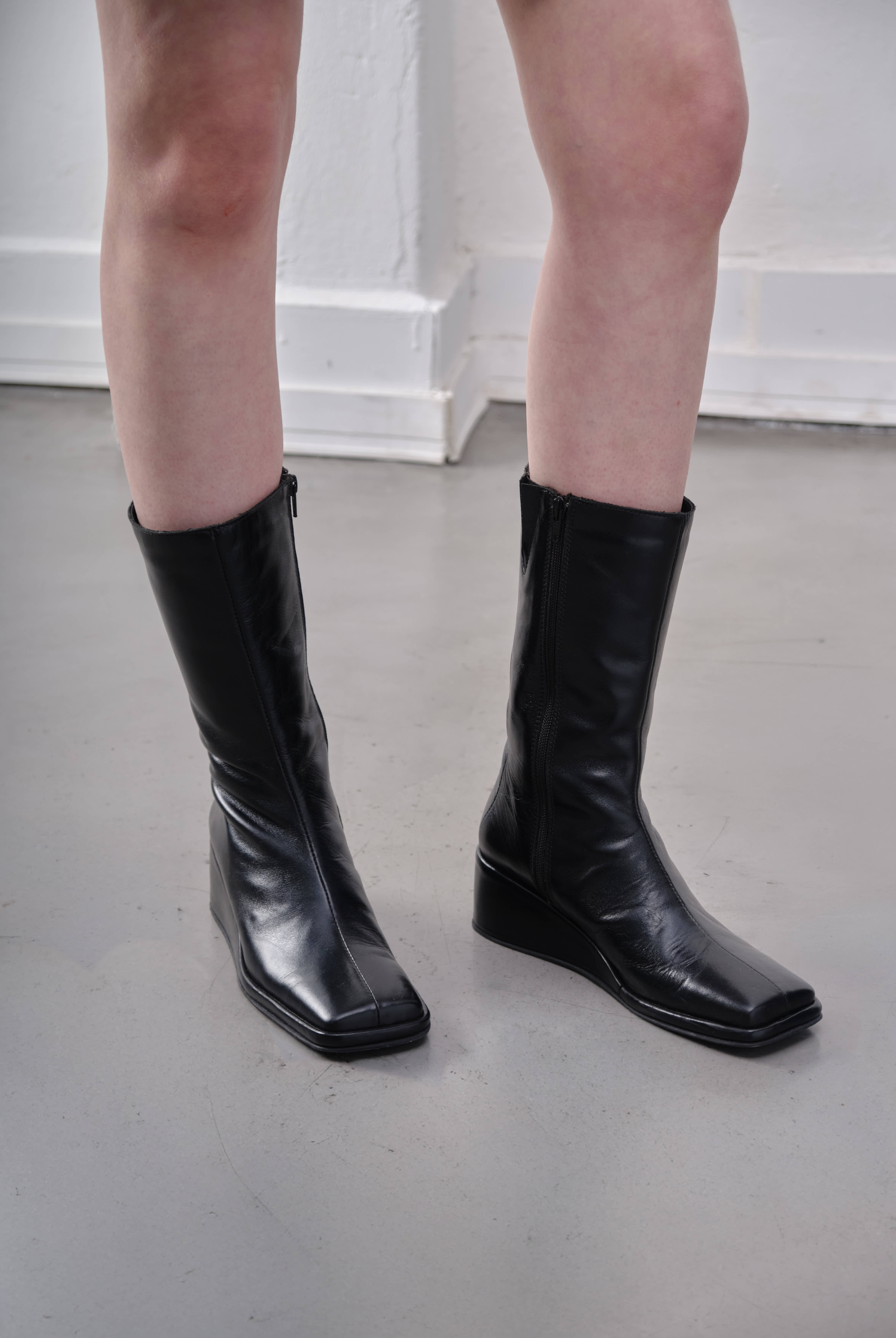 Bota Icon