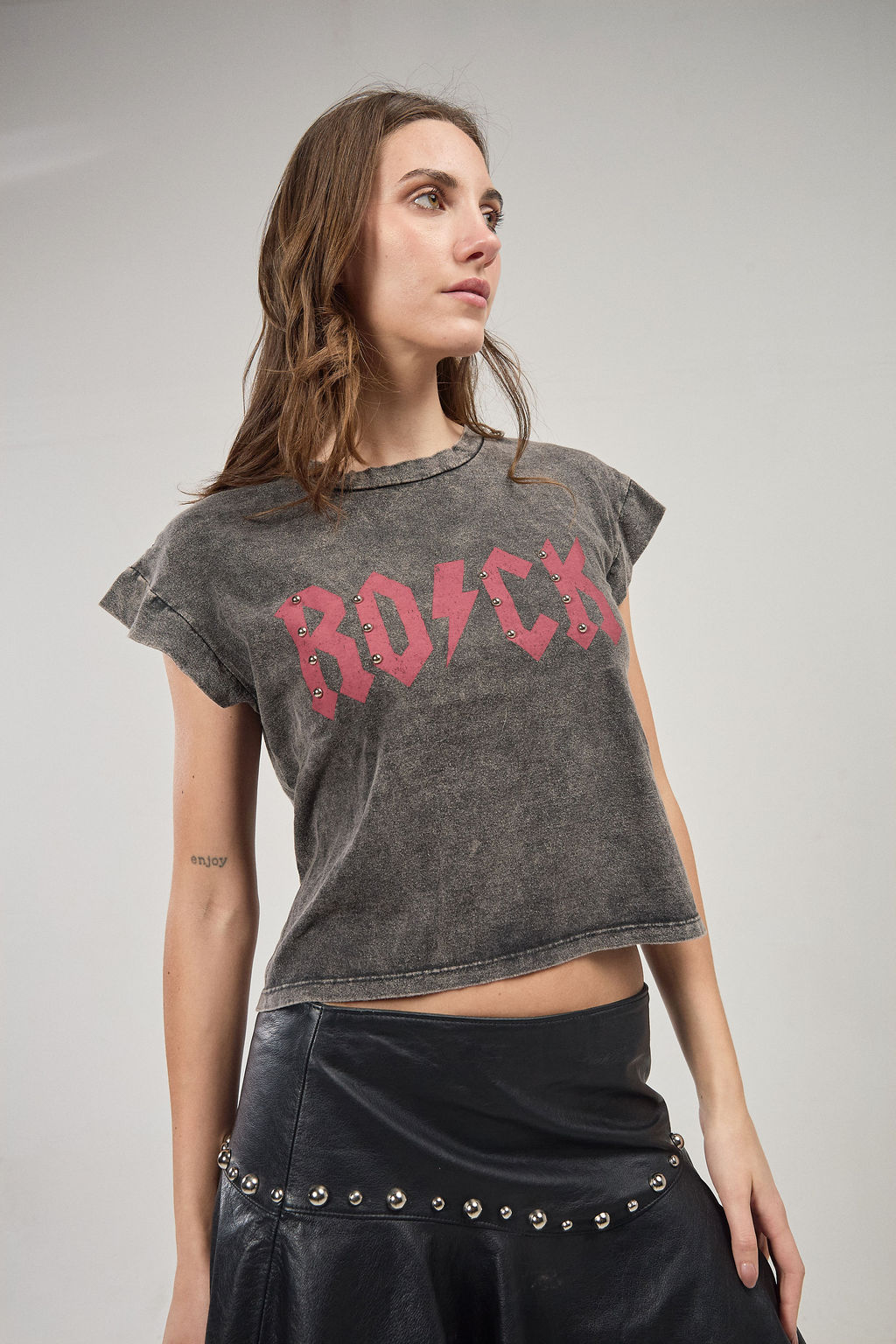 REMERA POGO By AMBER LEBON